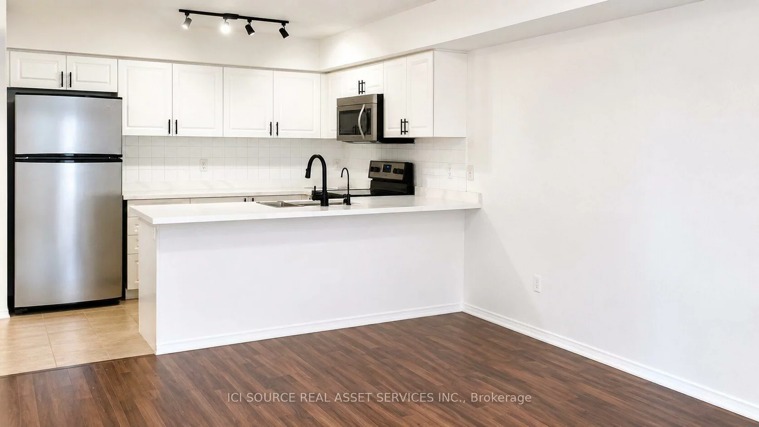 2460, Post, 1015 - RO River Oaks, Oakville