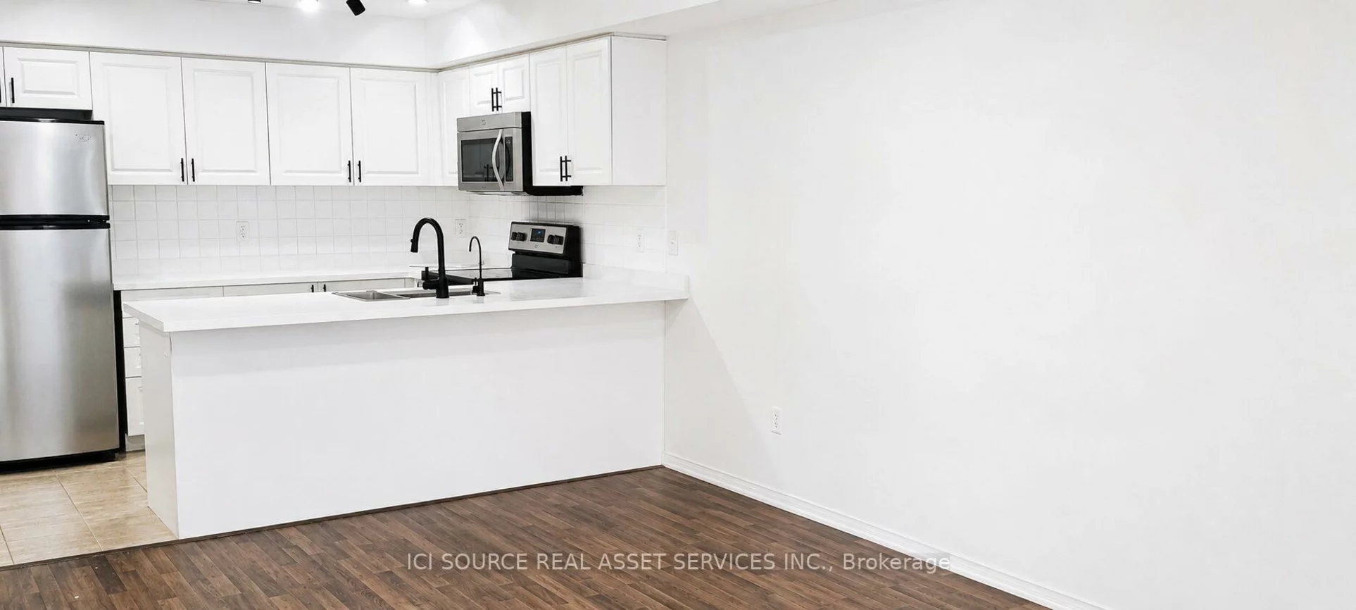 2460, Post, 1015 - RO River Oaks, Oakville