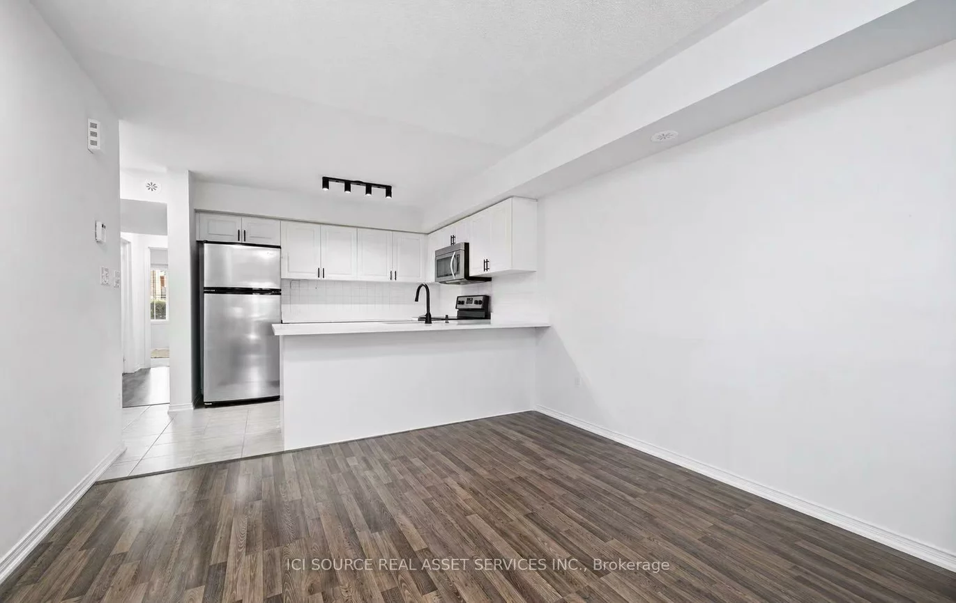 2460, Post, 1015 - RO River Oaks, Oakville