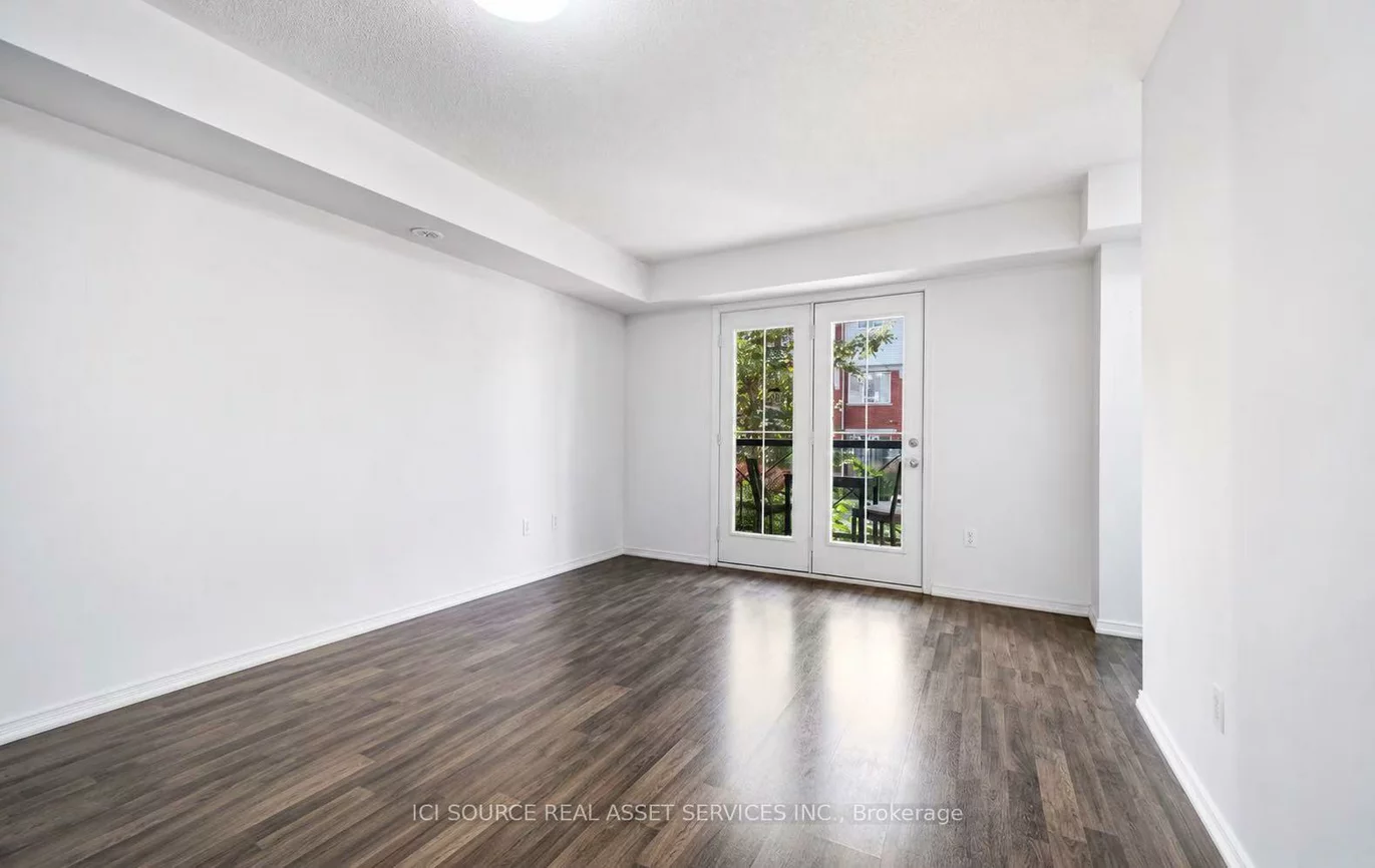 2460, Post, 1015 - RO River Oaks, Oakville