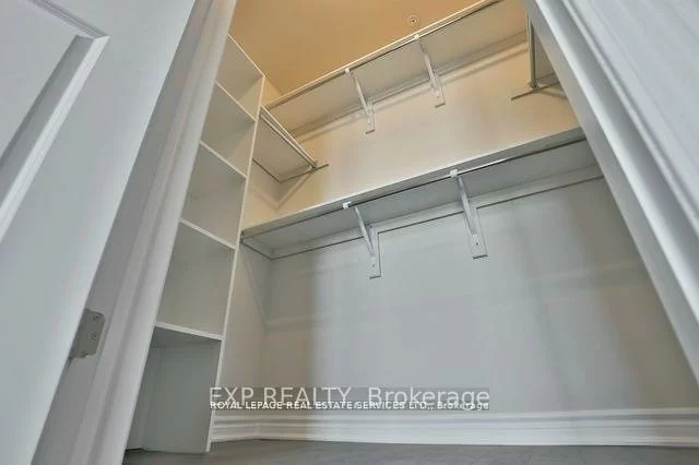 150, Oak Park, 1015 - RO River Oaks, Oakville