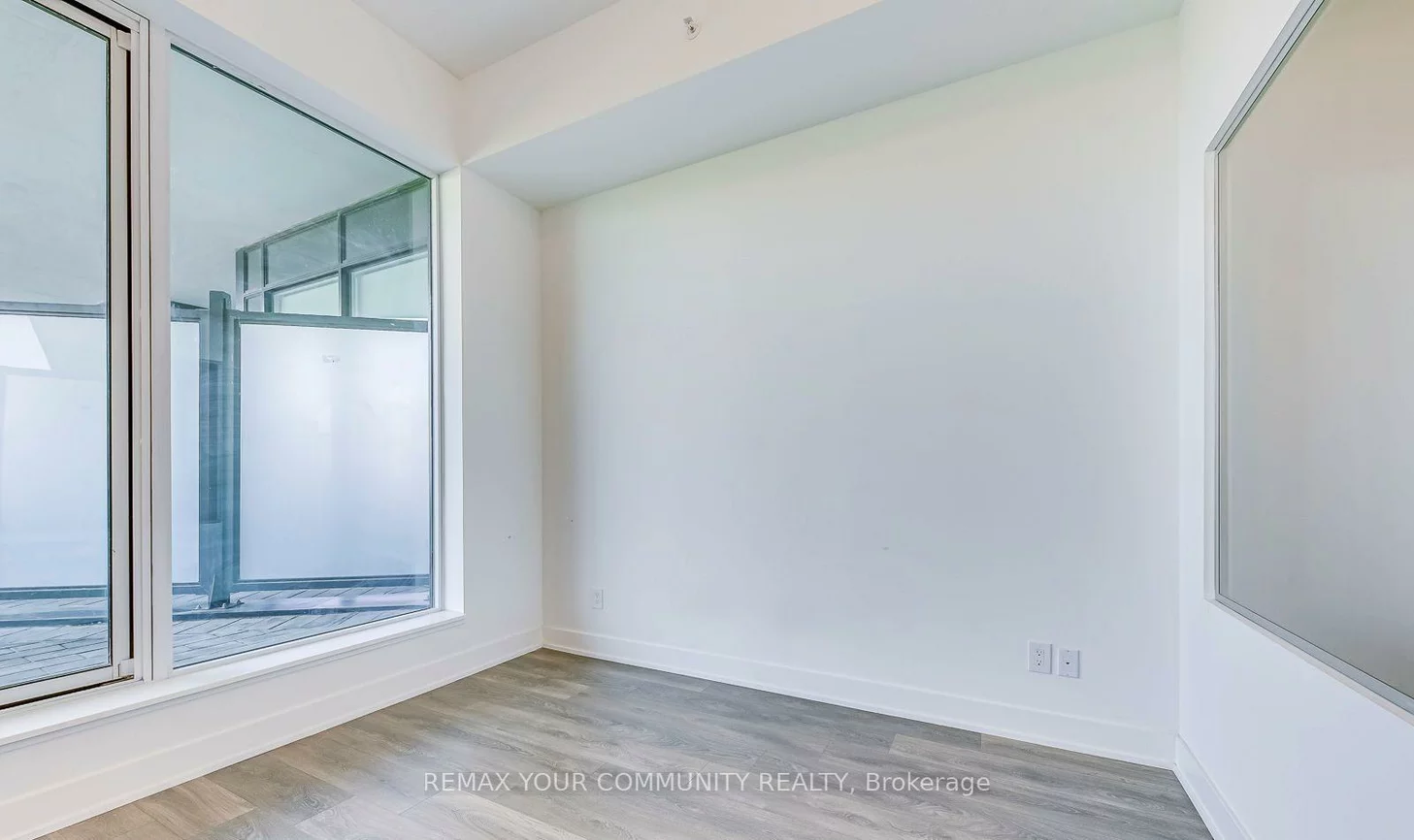 2485, Taunton, 1015 - RO River Oaks, Oakville