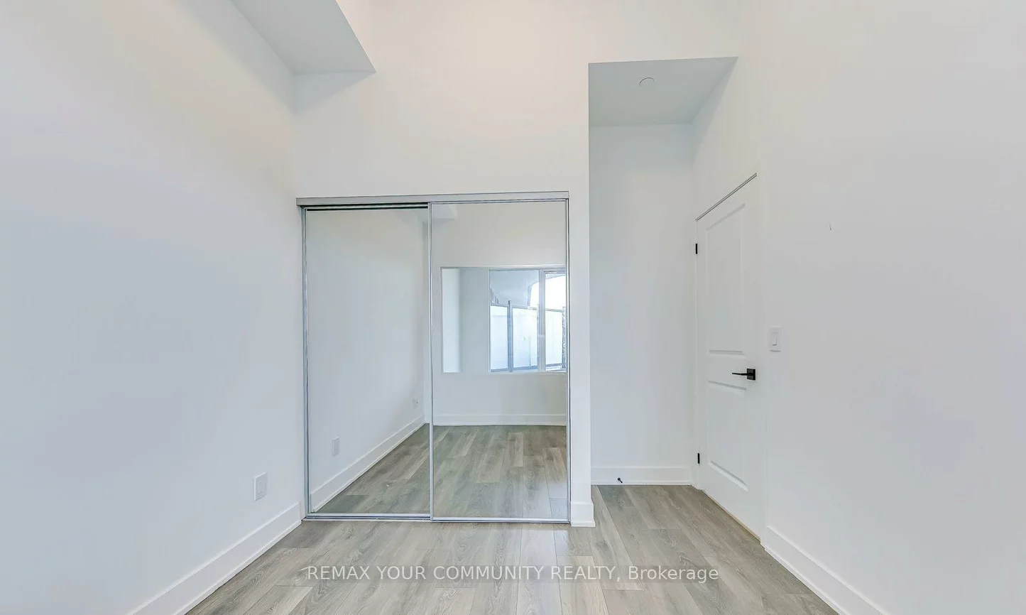 2485, Taunton, 1015 - RO River Oaks, Oakville