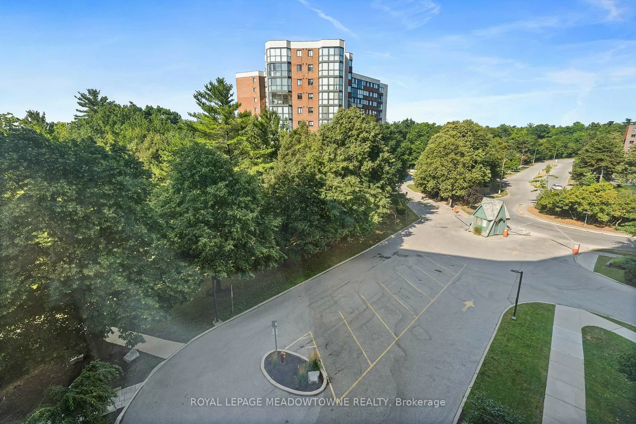 1230, Marlborough, 1003 - CP College Park, Oakville