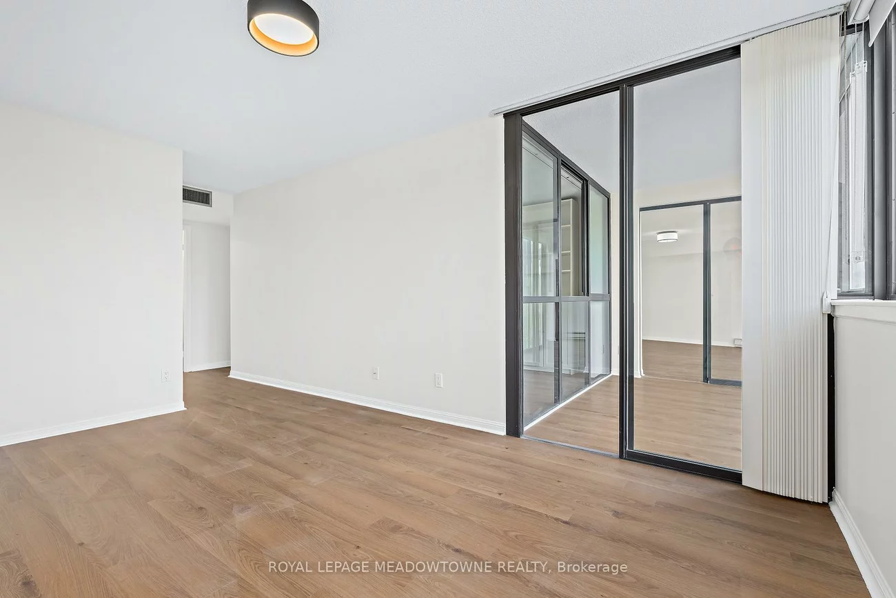 1230, Marlborough, 1003 - CP College Park, Oakville