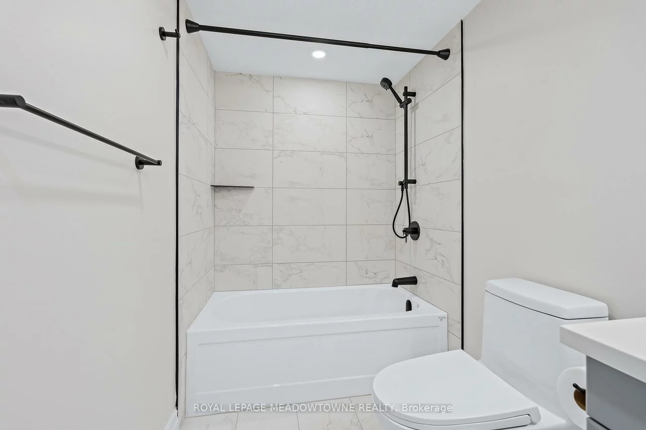 1230, Marlborough, 1003 - CP College Park, Oakville