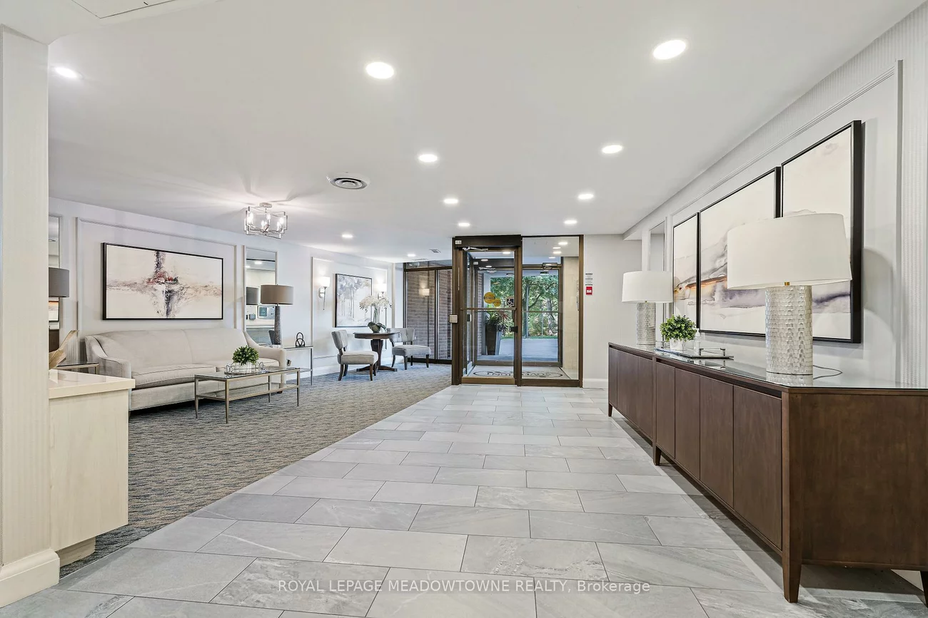 1230, Marlborough, 1003 - CP College Park, Oakville