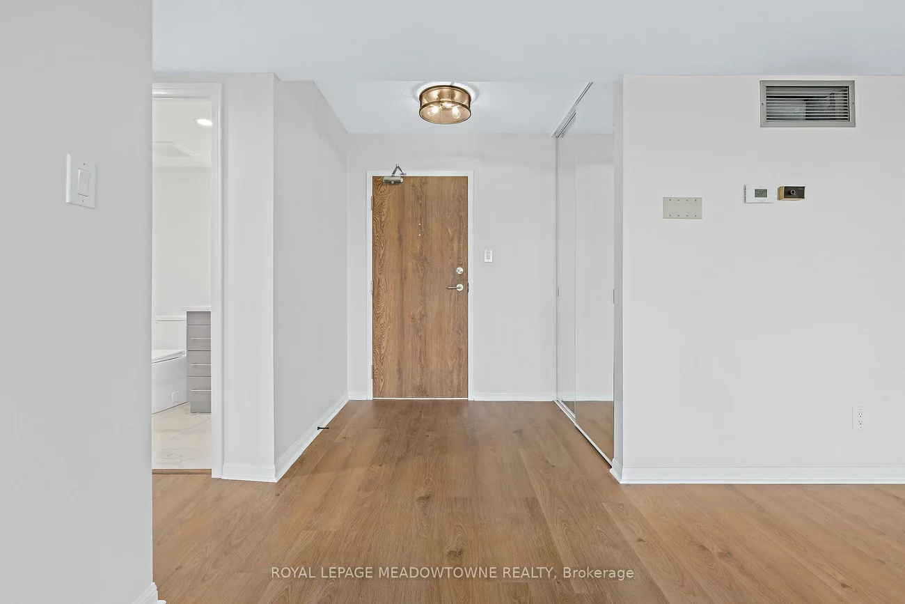 1230, Marlborough, 1003 - CP College Park, Oakville