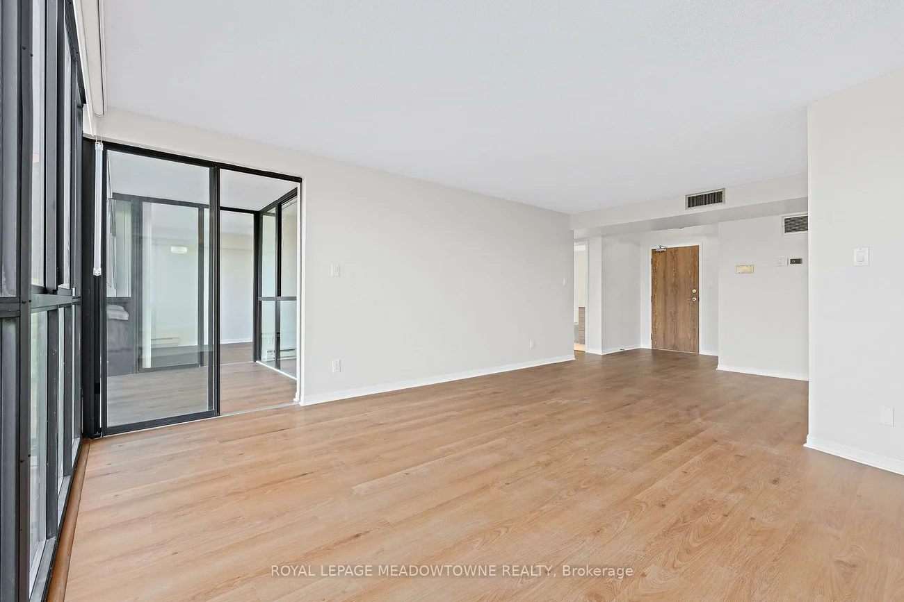 1230, Marlborough, 1003 - CP College Park, Oakville