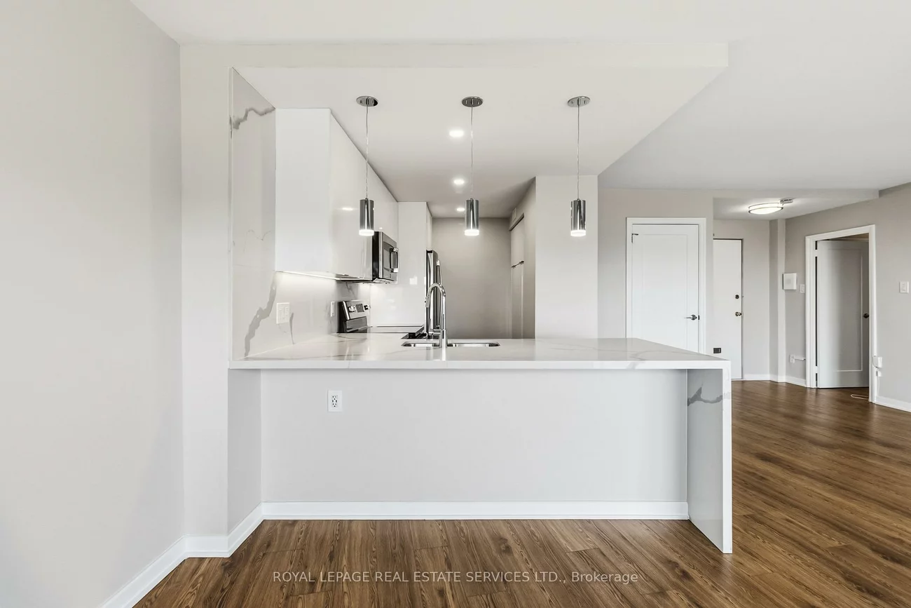 125, Forsythe, 1002 - CO Central, Oakville