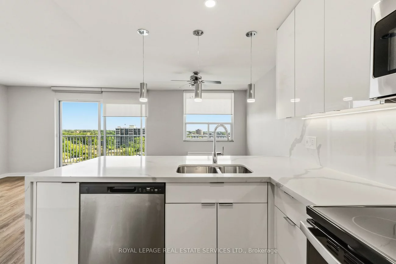 125, Forsythe, 1002 - CO Central, Oakville