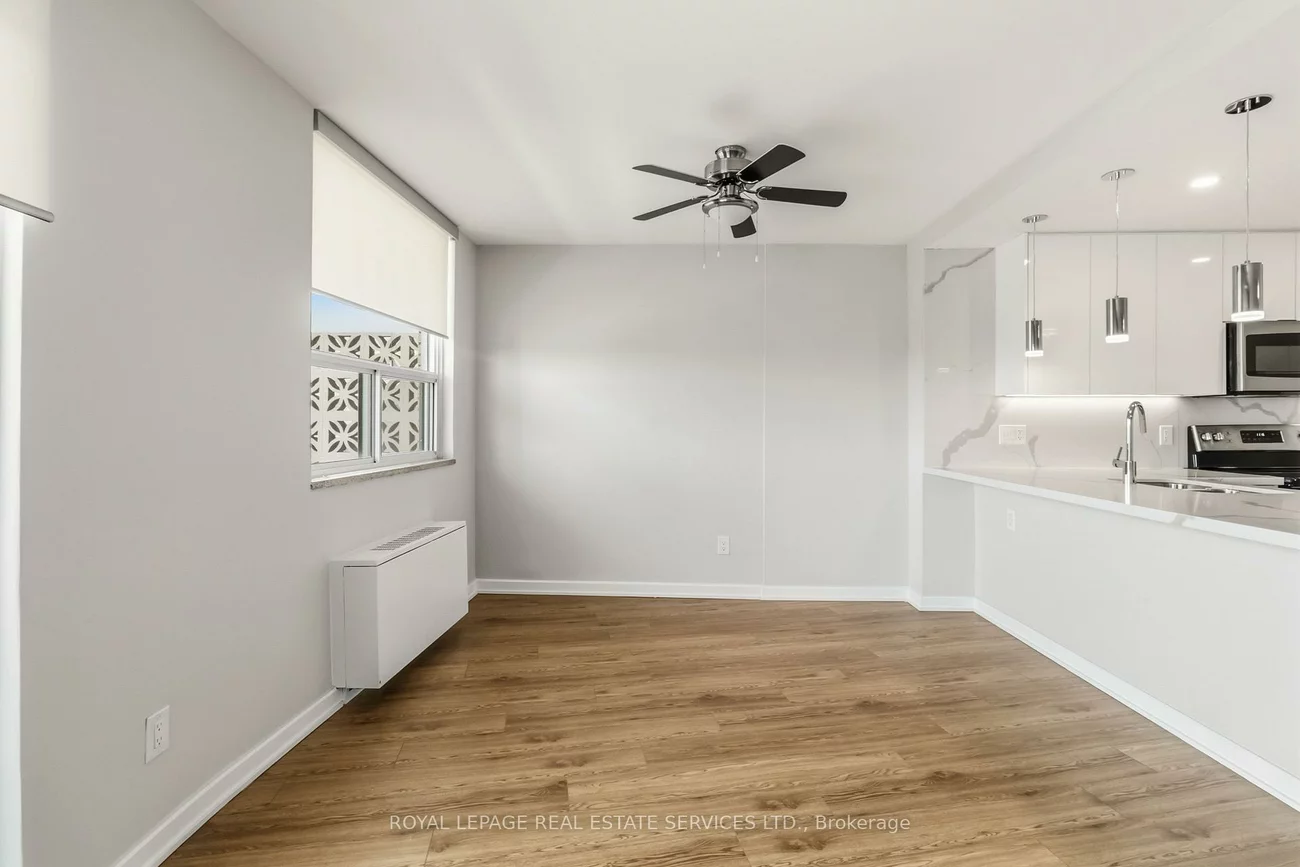 125, Forsythe, 1002 - CO Central, Oakville