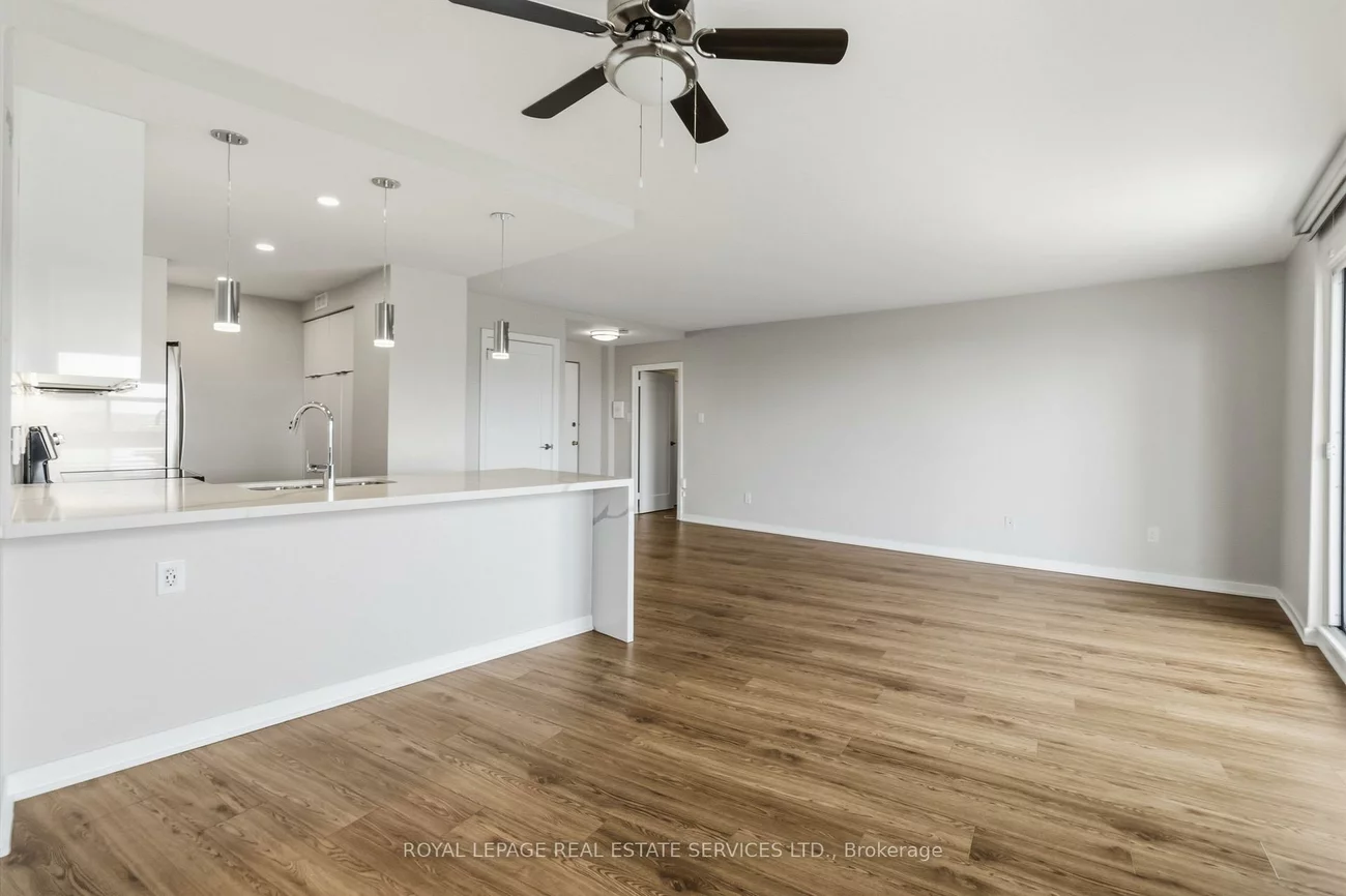 125, Forsythe, 1002 - CO Central, Oakville
