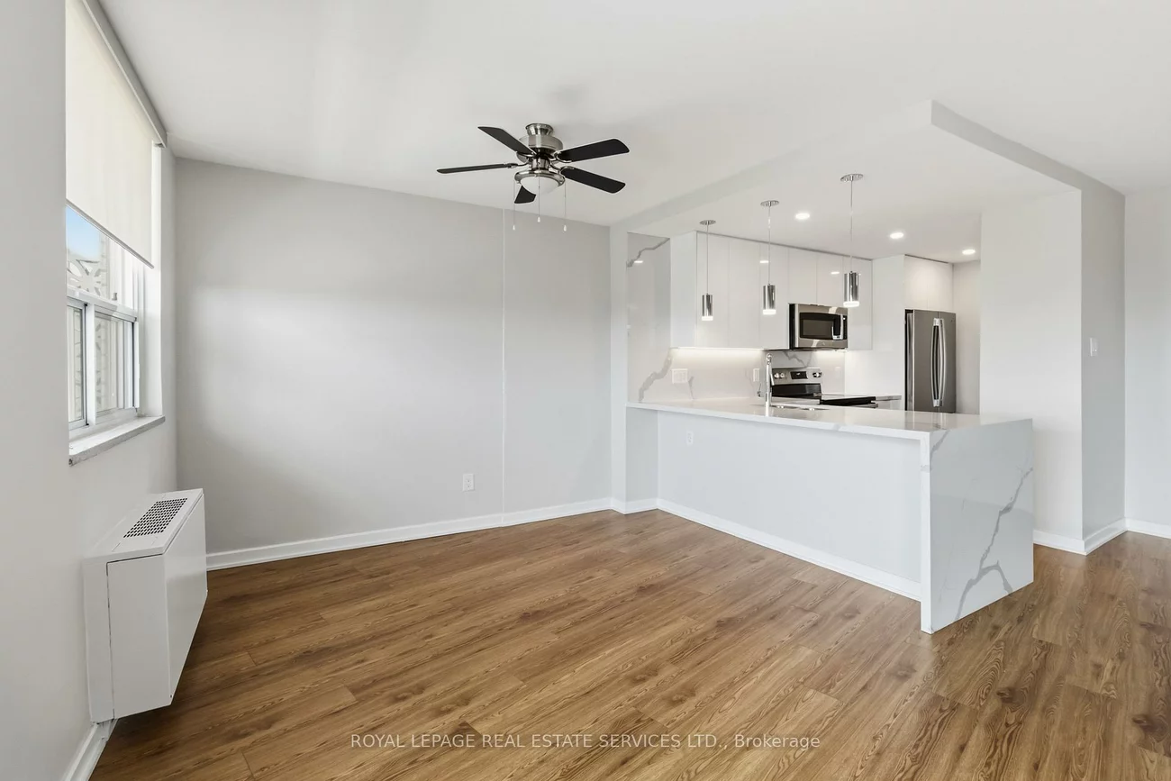 125, Forsythe, 1002 - CO Central, Oakville