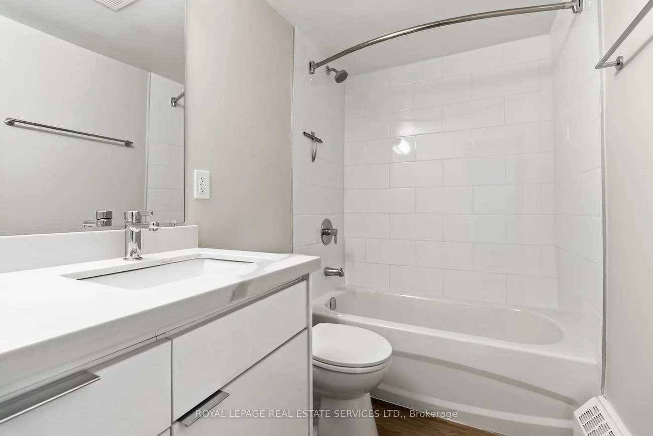 125, Forsythe, 1002 - CO Central, Oakville
