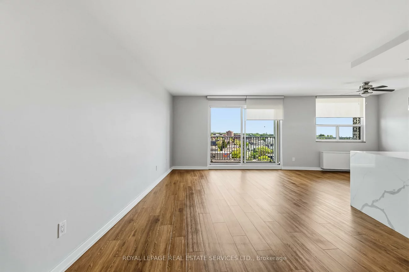 125, Forsythe, 1002 - CO Central, Oakville