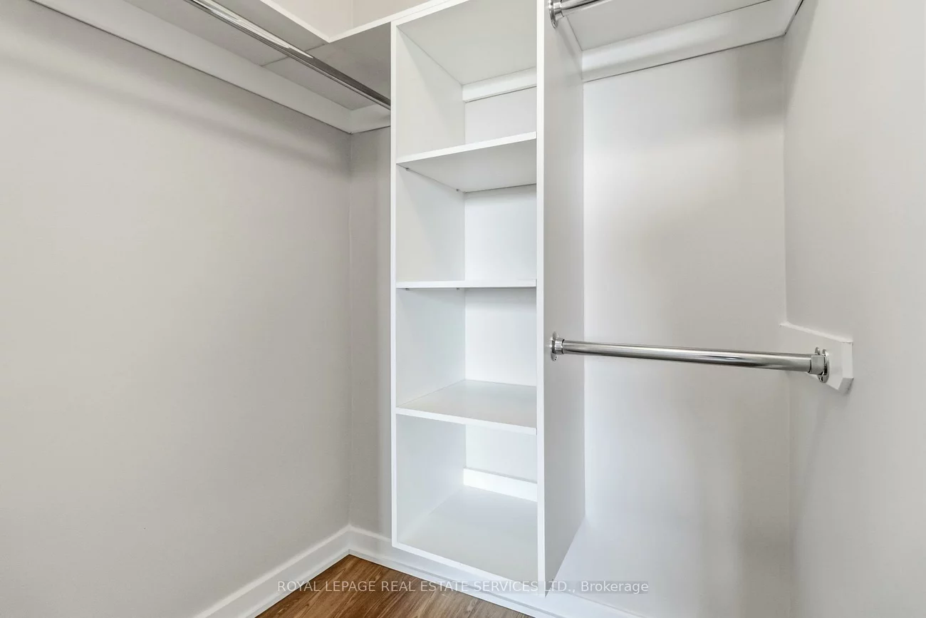 125, Forsythe, 1002 - CO Central, Oakville