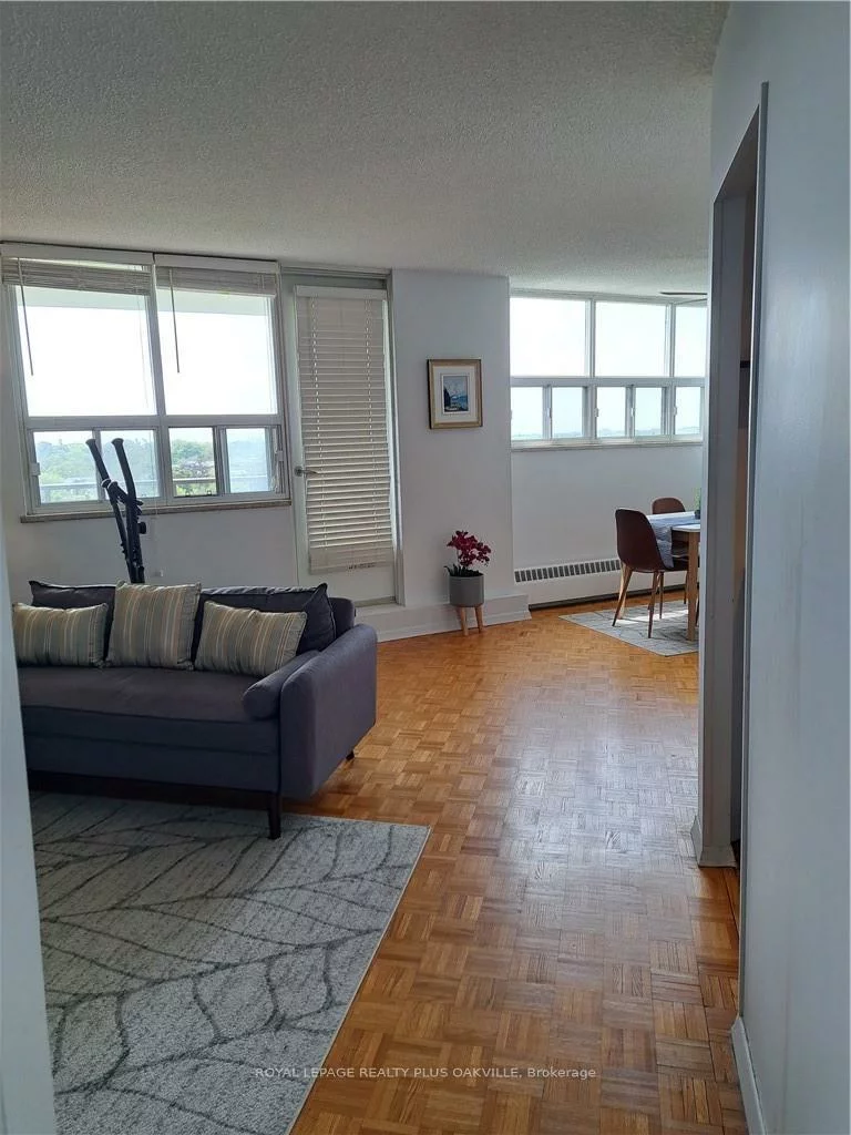 212, Kerr, 1002 - CO Central, Oakville