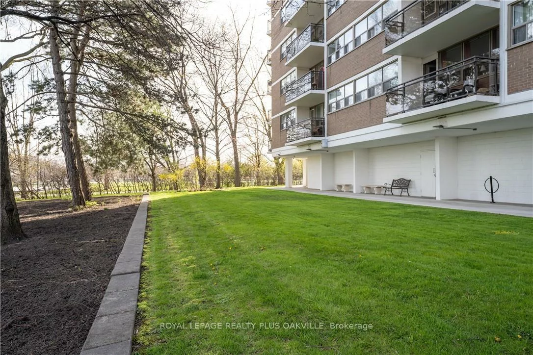 212, Kerr, 1002 - CO Central, Oakville