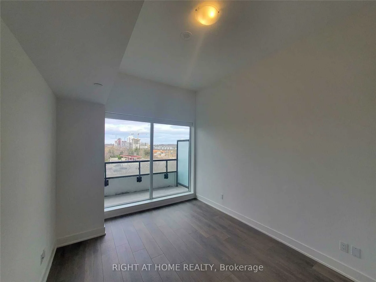 2485, Taunton, 1015 - RO River Oaks, Oakville