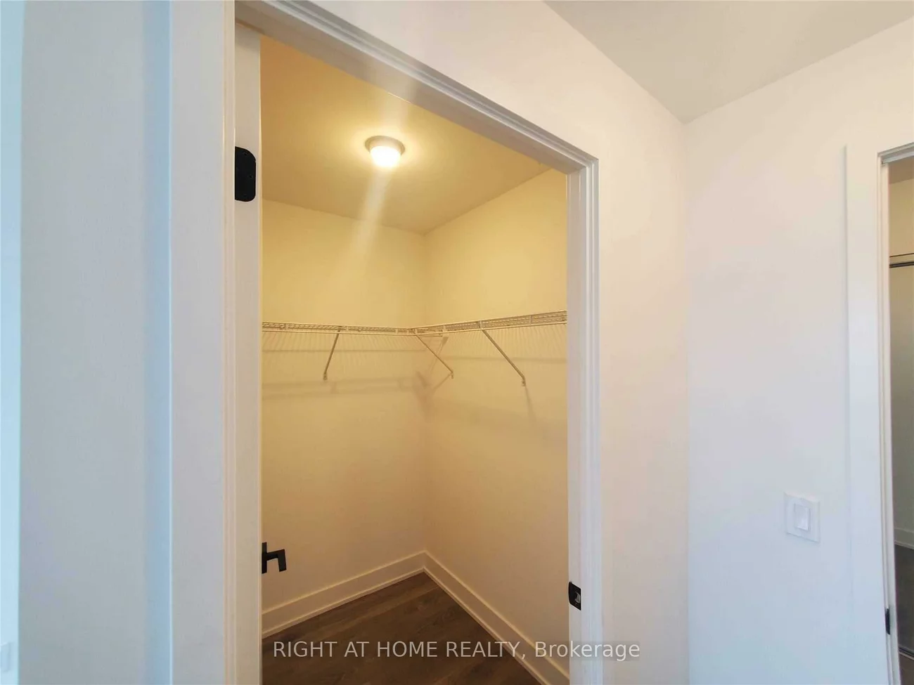 2485, Taunton, 1015 - RO River Oaks, Oakville