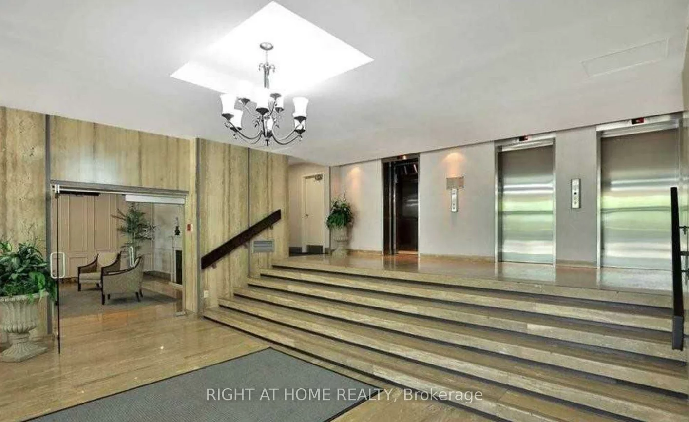 1359, WHITE OAKS, 1005 - FA Falgarwood, Oakville
