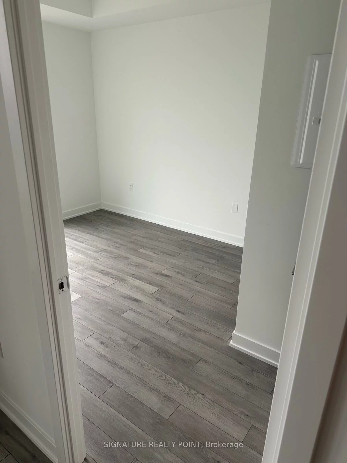 1005, Dundas, 1010 - JM Joshua Meadows, Oakville