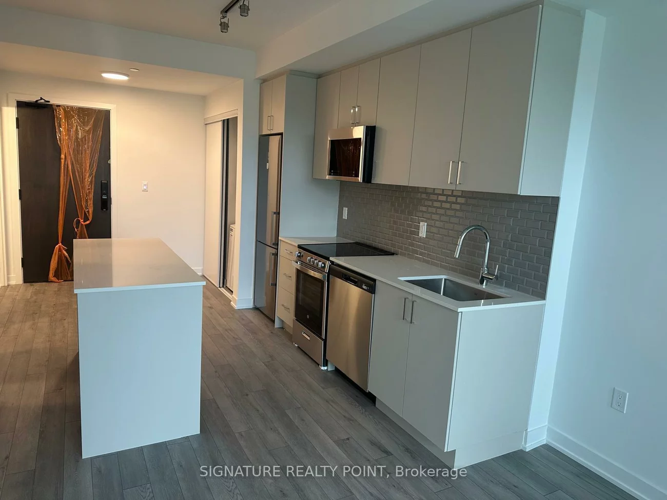 1005, Dundas, 1010 - JM Joshua Meadows, Oakville