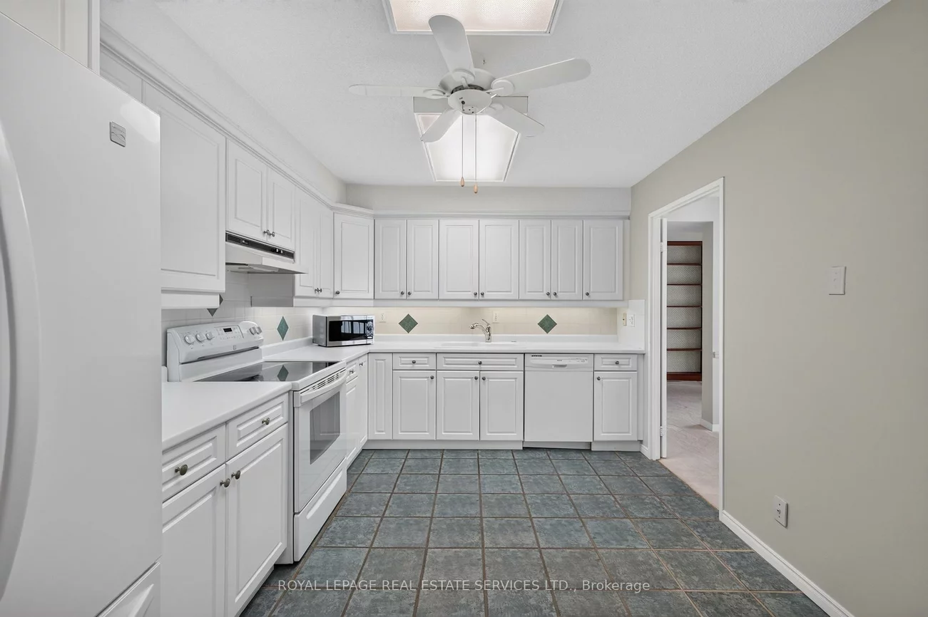 2175, Marine, 1001 - BR Bronte, Oakville