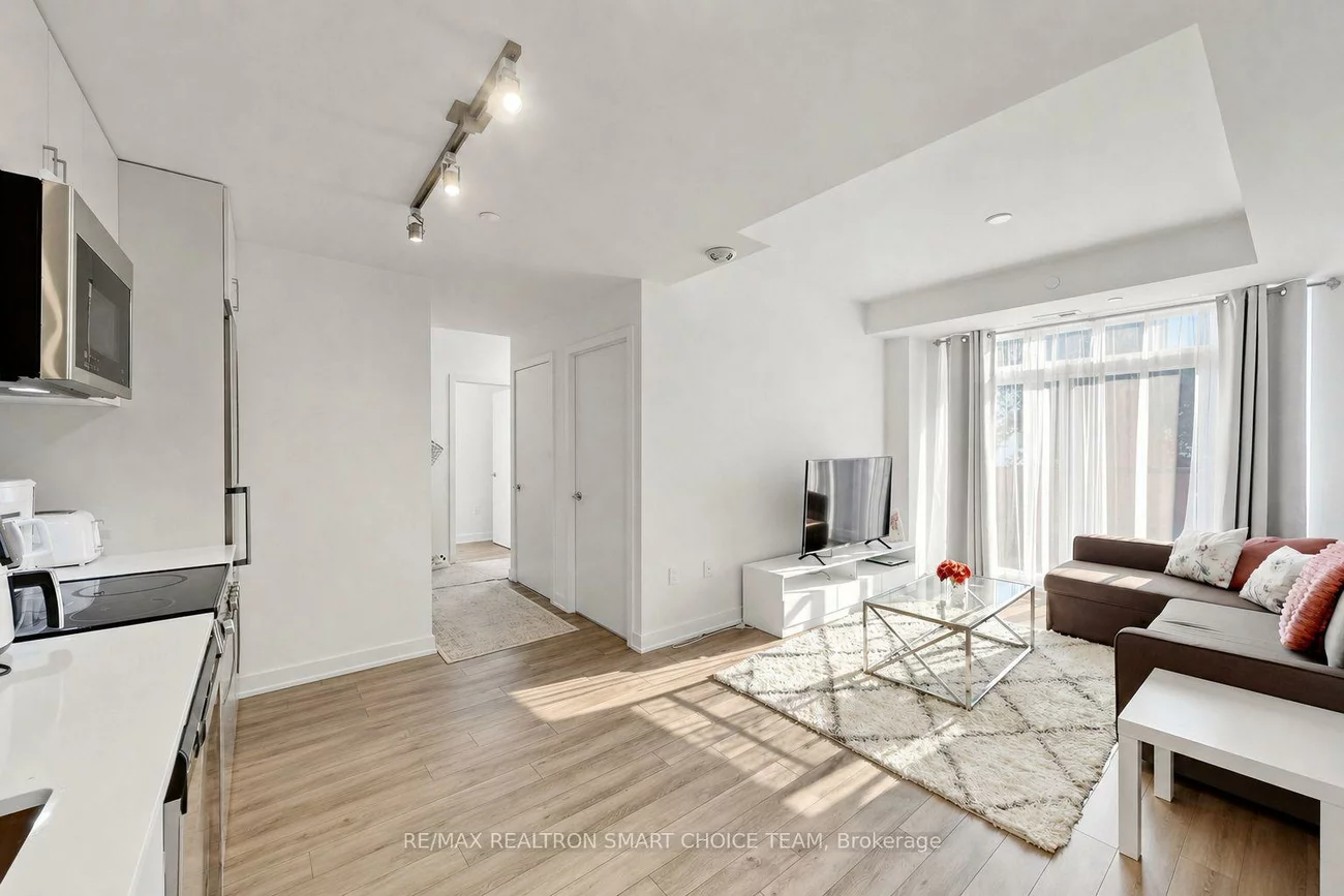 1005, Dundas, 1010 - JM Joshua Meadows, Oakville