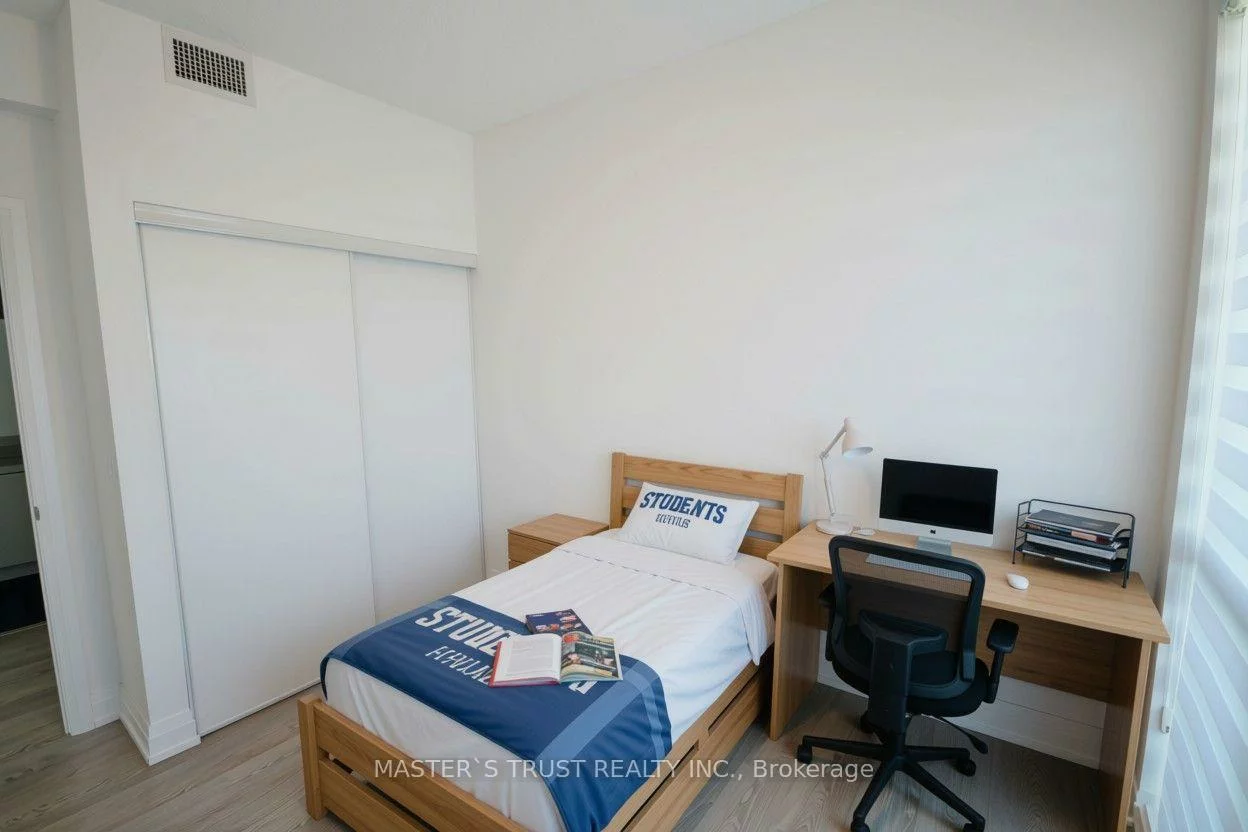65, Speers, 1002 - CO Central, Oakville