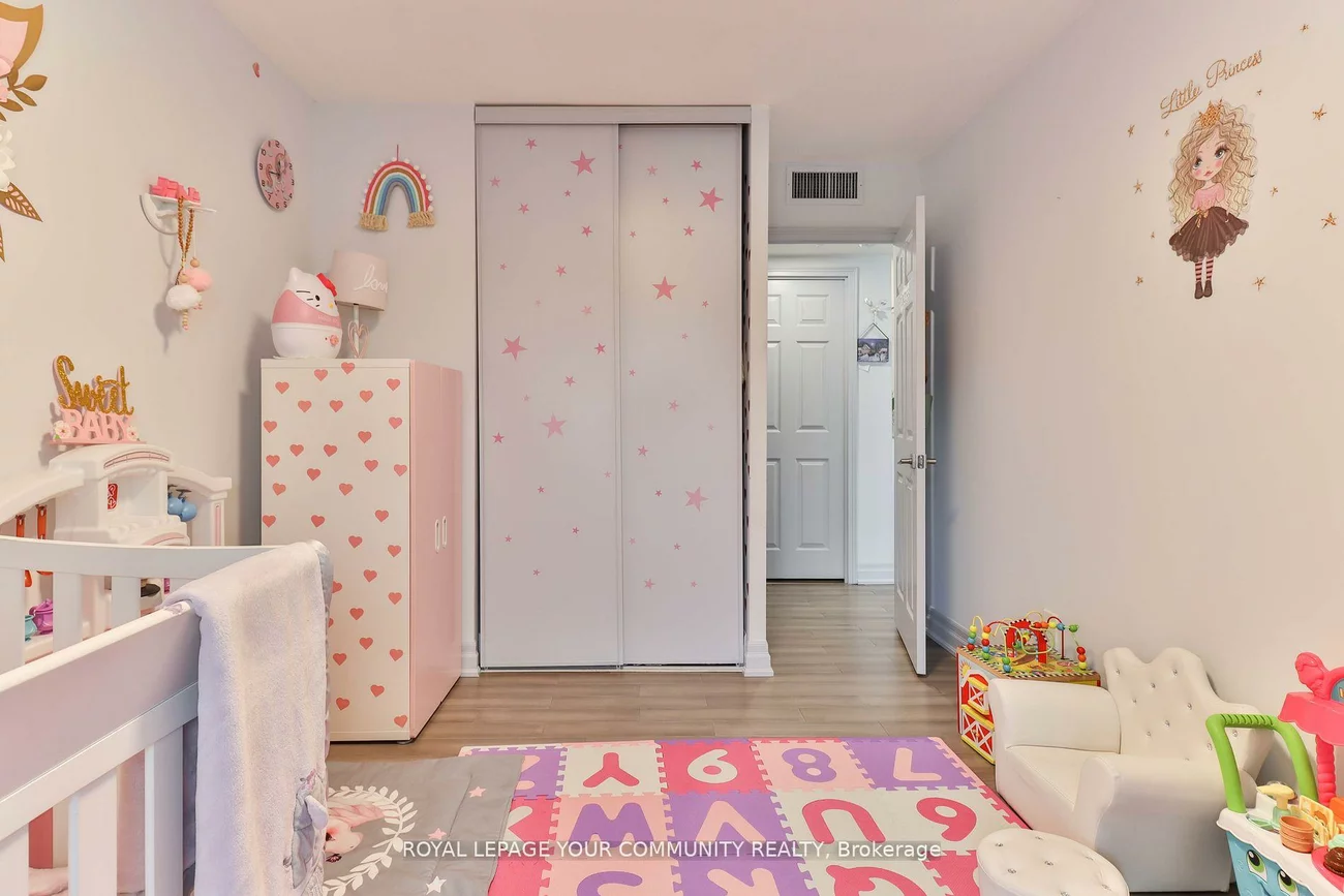 1240, Marlborough, 1003 - CP College Park, Oakville