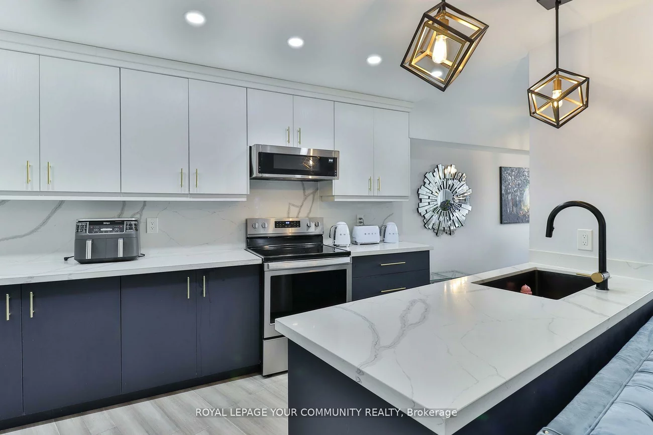 1240, Marlborough, 1003 - CP College Park, Oakville