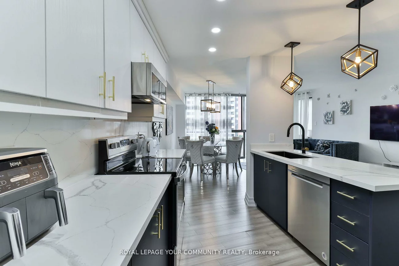 1240, Marlborough, 1003 - CP College Park, Oakville