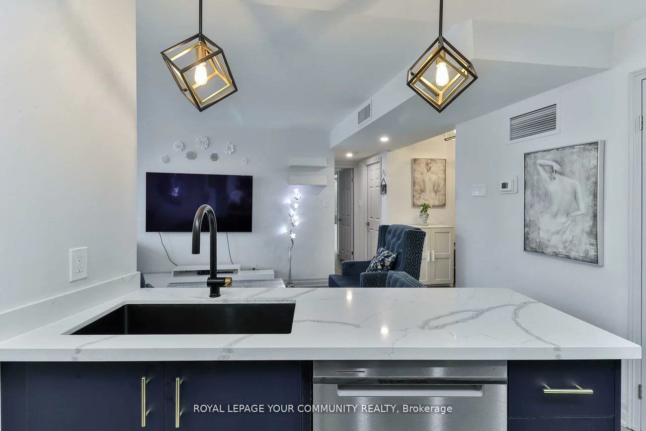 1240, Marlborough, 1003 - CP College Park, Oakville