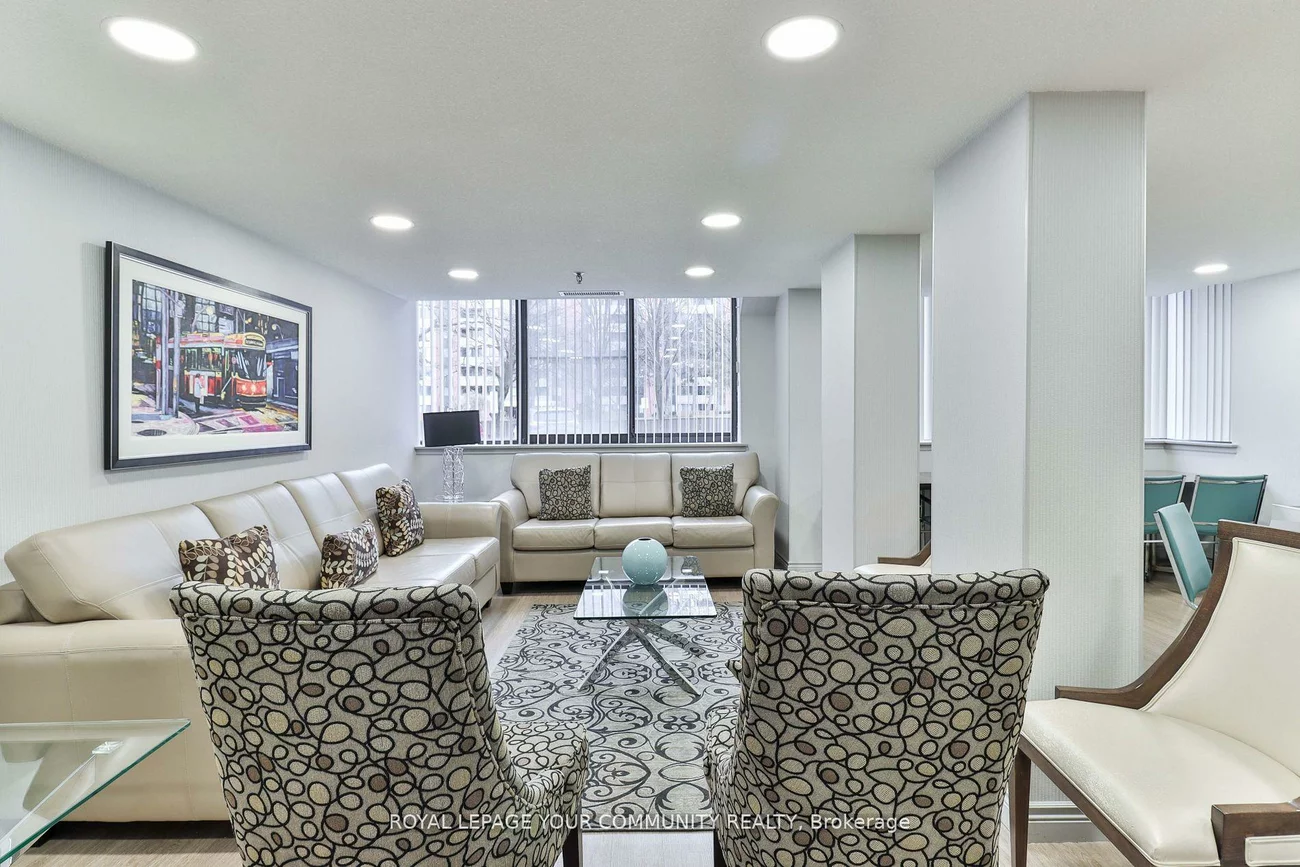 1240, Marlborough, 1003 - CP College Park, Oakville