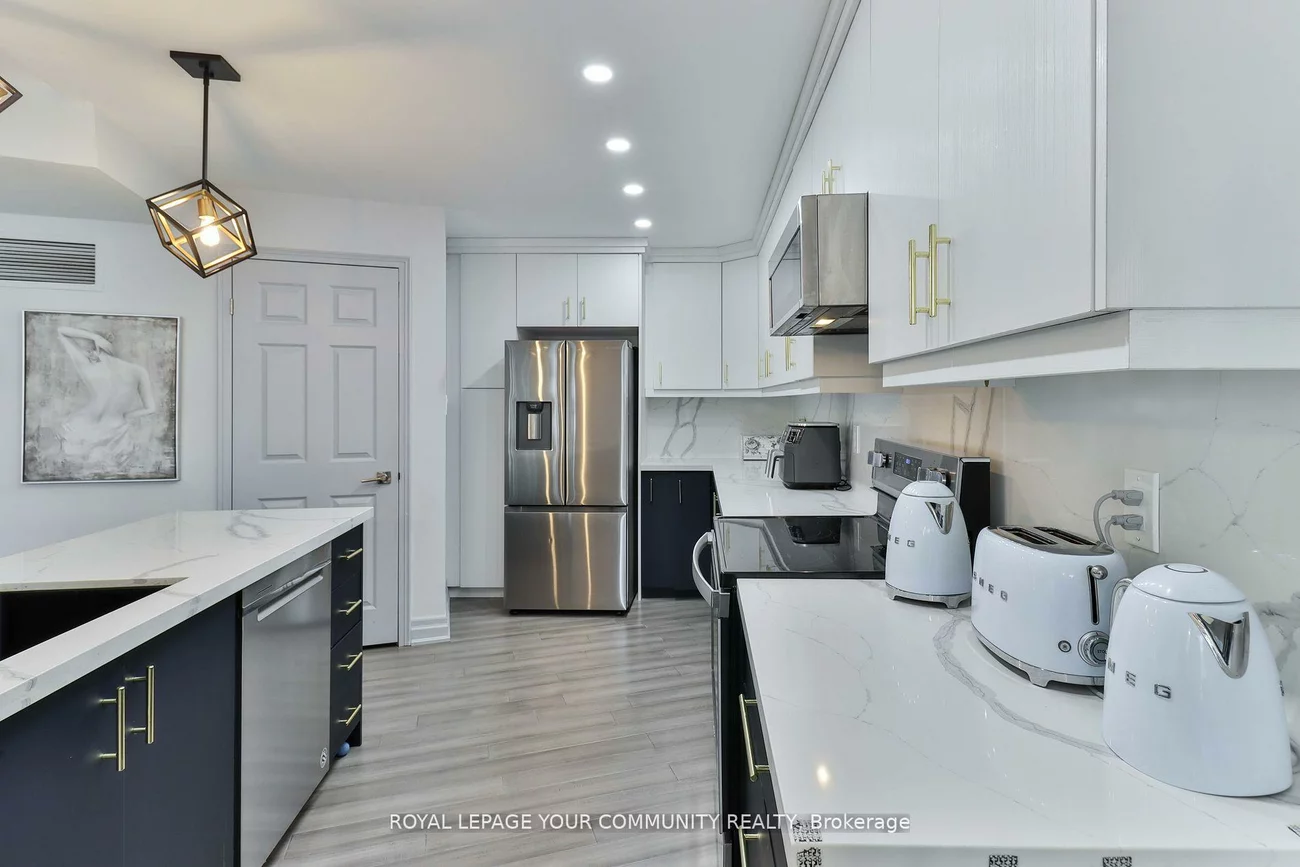 1240, Marlborough, 1003 - CP College Park, Oakville