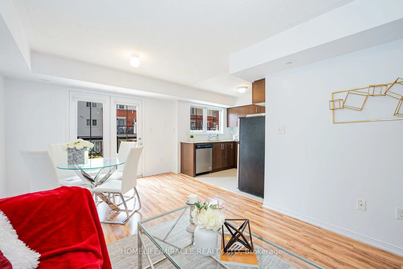 2476, Post, 1015 - RO River Oaks, Oakville