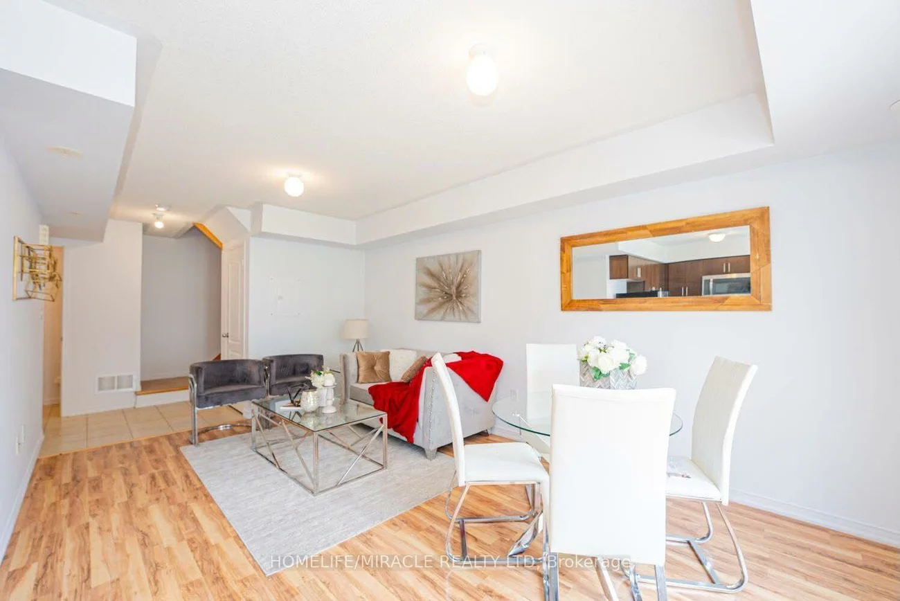 2476, Post, 1015 - RO River Oaks, Oakville