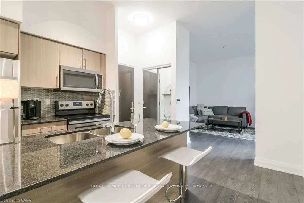 55, Speers, 1002 - CO Central, Oakville