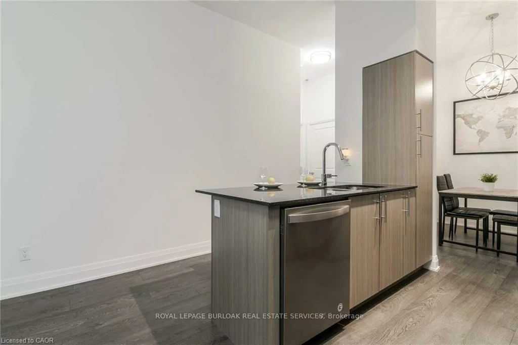 55, Speers, 1002 - CO Central, Oakville