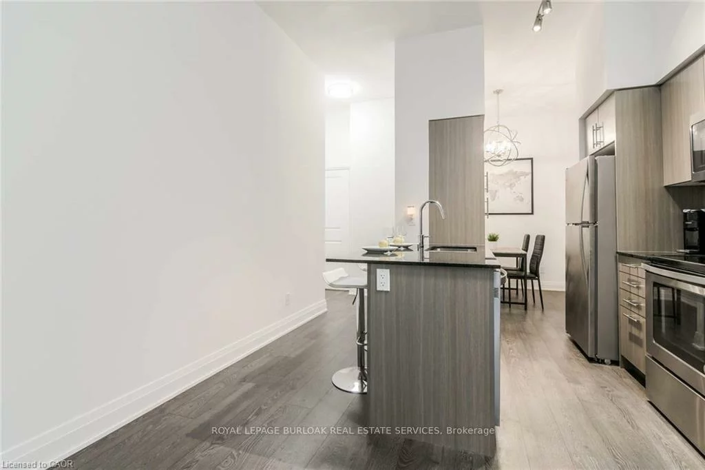 55, Speers, 1002 - CO Central, Oakville
