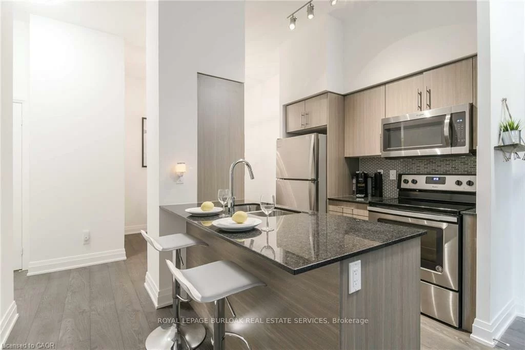 55, Speers, 1002 - CO Central, Oakville