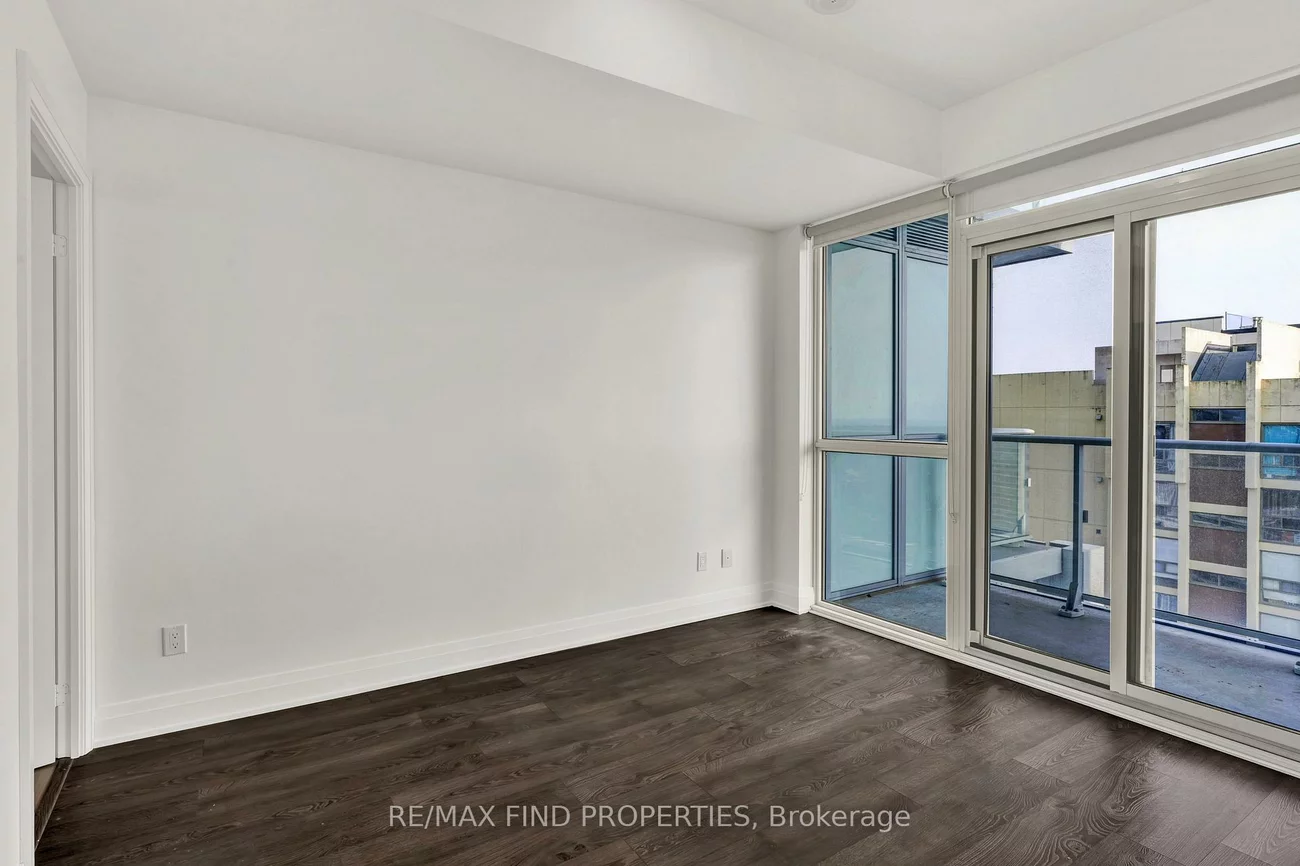 55, Speers, 1002 - CO Central, Oakville