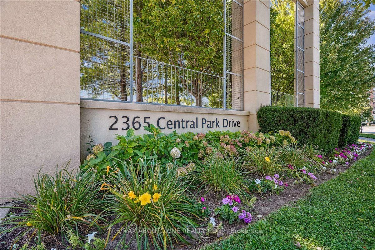2365, Central Park, 1015 - RO River Oaks, Oakville