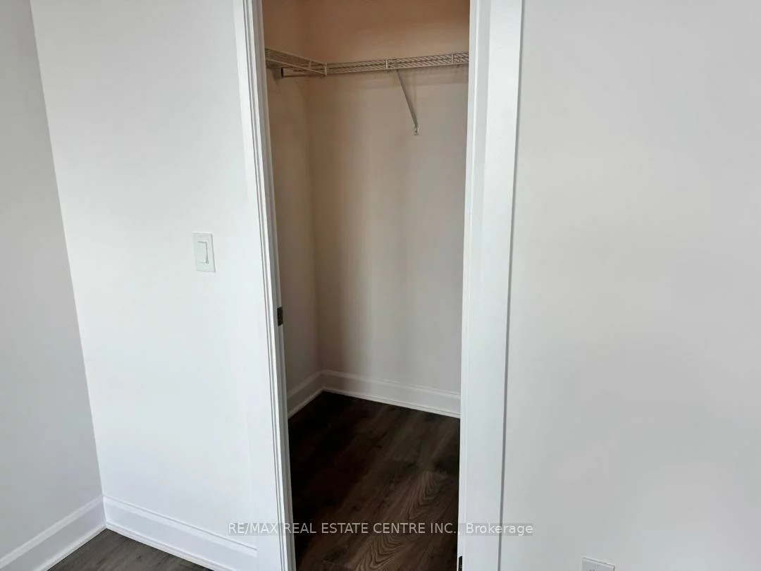 3240, William Coltson, 1010 - JM Joshua Meadows, Oakville