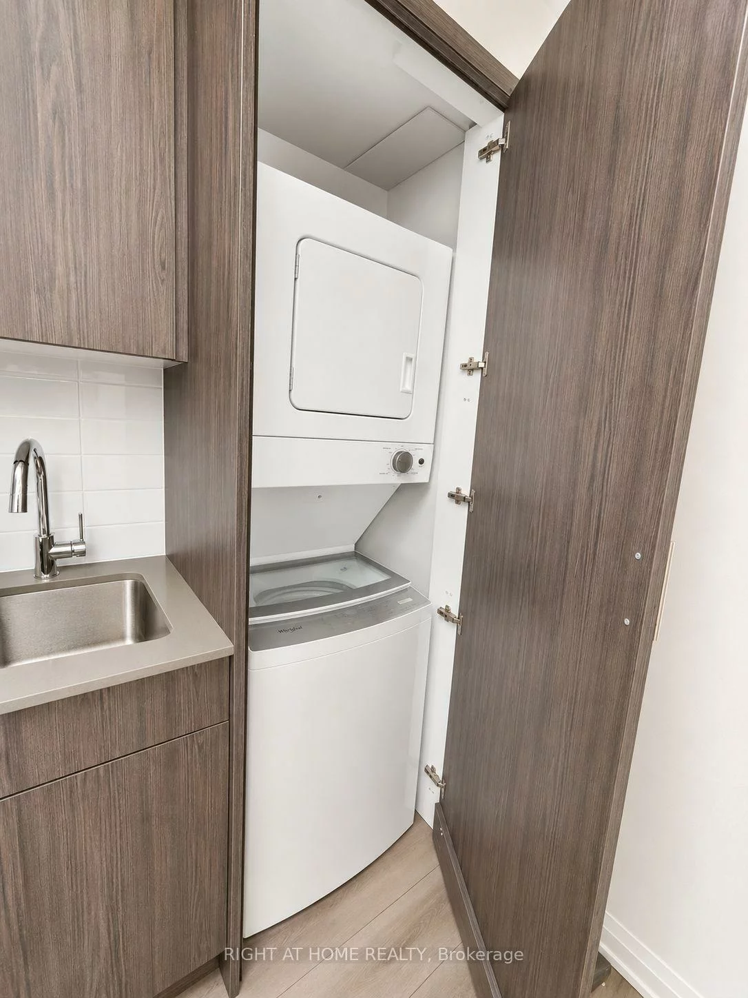 412, Silver Maple, 1010 - JM Joshua Meadows, Oakville