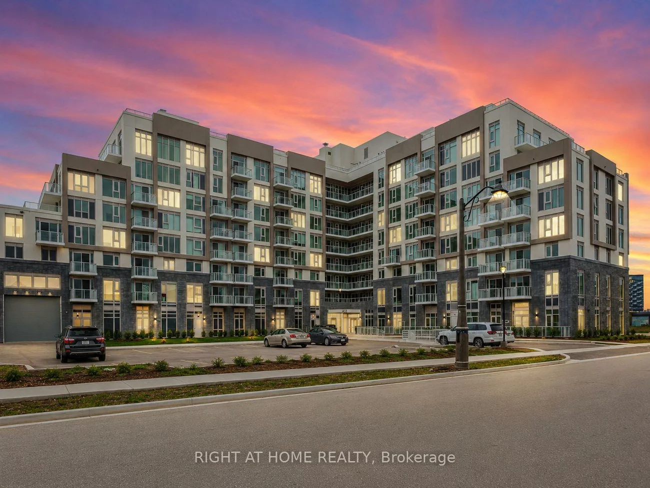 412, Silver Maple, 1010 - JM Joshua Meadows, Oakville