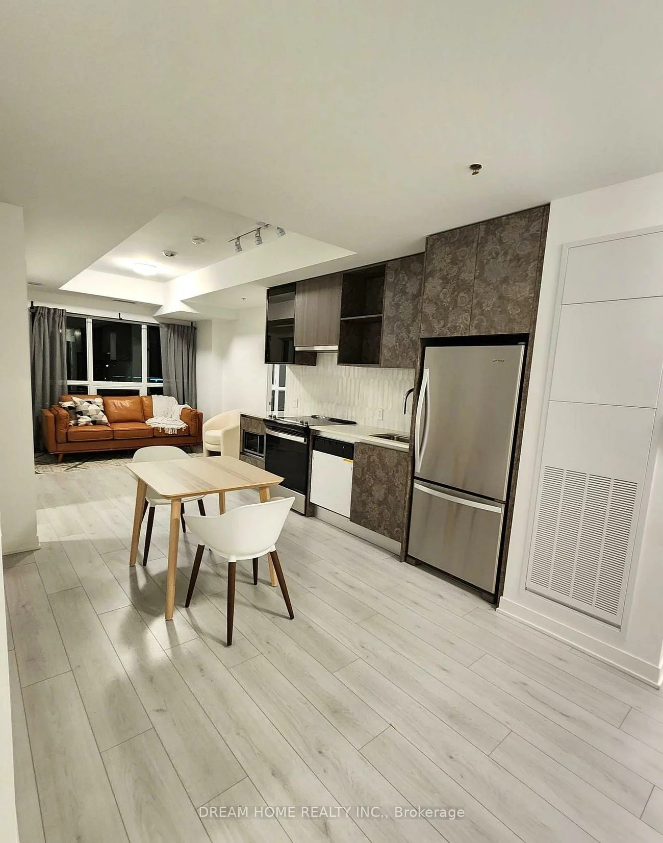 407, Dundas, 1008 - GO Glenorchy, Oakville
