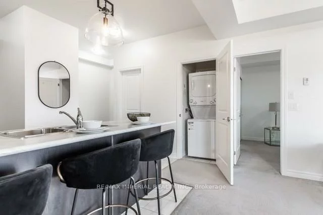 277, Gatwick, 1015 - RO River Oaks, Oakville